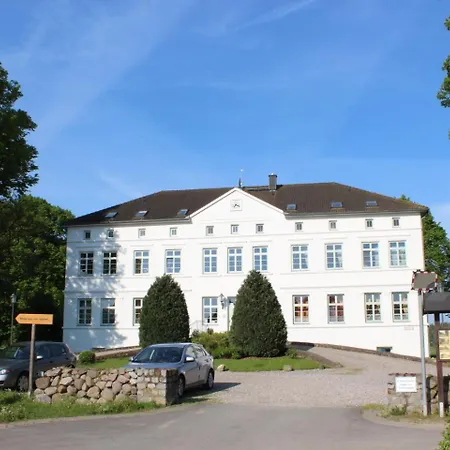 Herrenhaus App.14 * Blengow